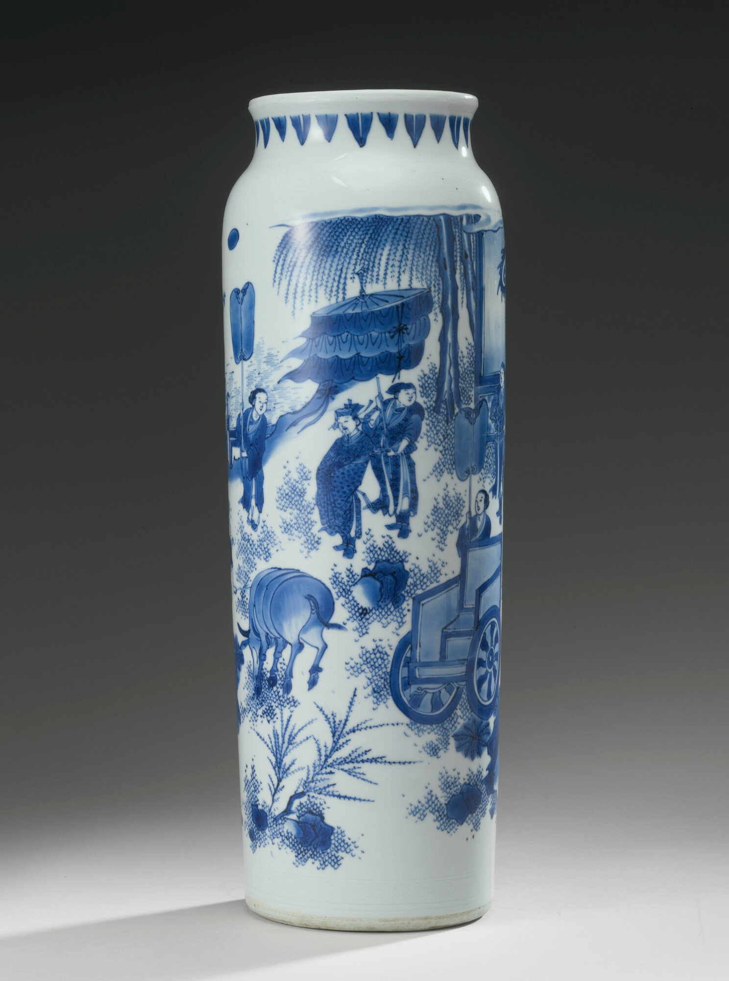 A fine and large blue and white rouleau vase, Transitional period