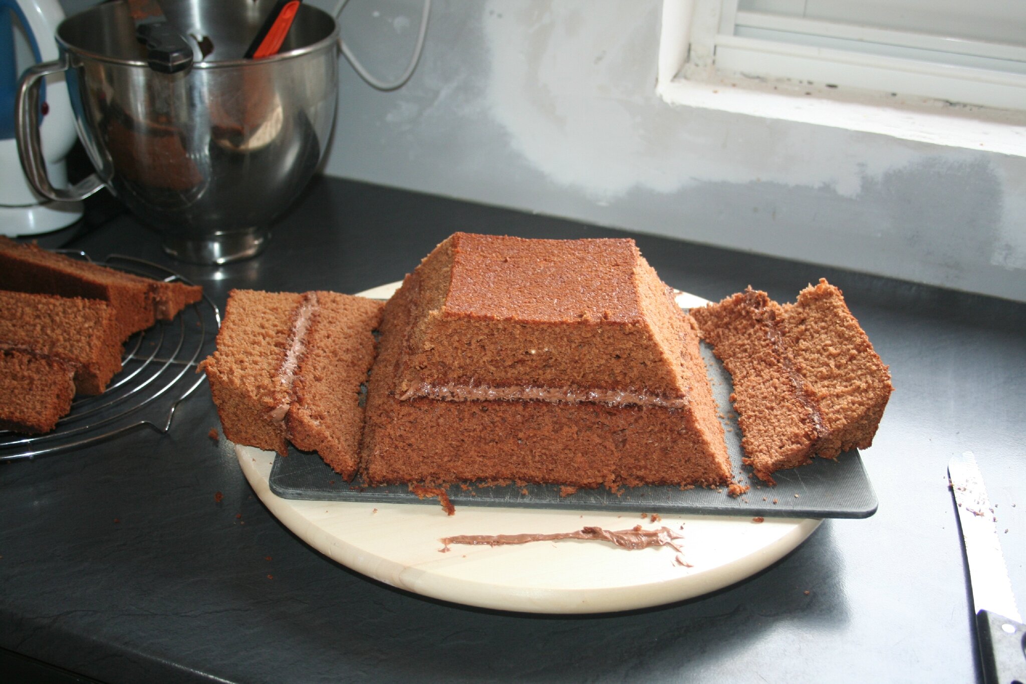 Un Gateau Pyramide Pour Les Conscrits De 10ans Tutoriel Pour Realiser Une Pyramide La Manie Des Gateaux