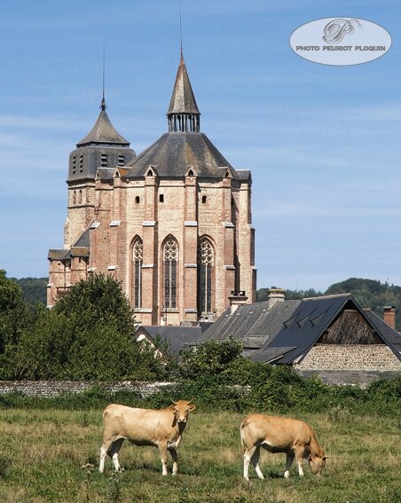 IBOS_la_collegiale_Saint_Laurent_vu_du_cote_de_l_abside_