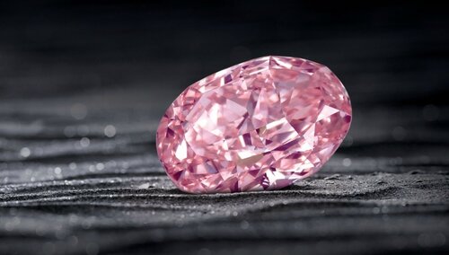 Pink Diamond Necklaces – Rare Colors