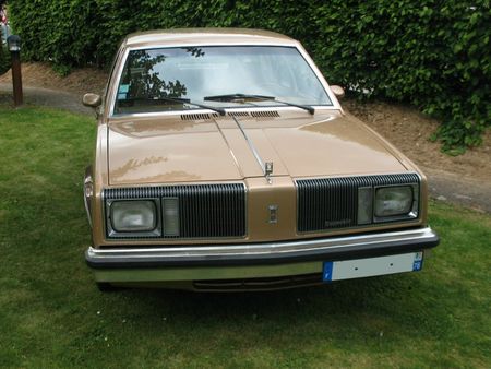 OldmobileOmegaSedan1981av