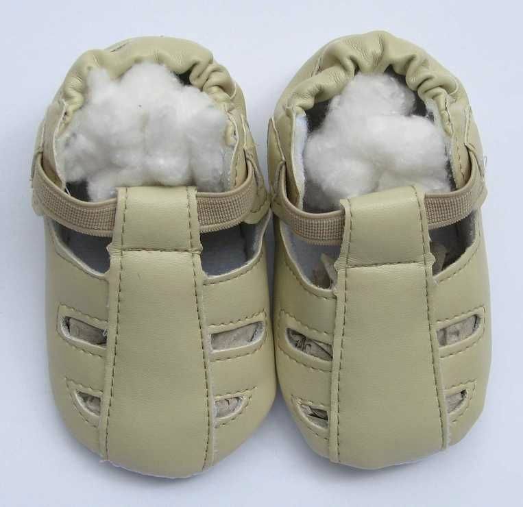 chaussures bébé pieds fins
