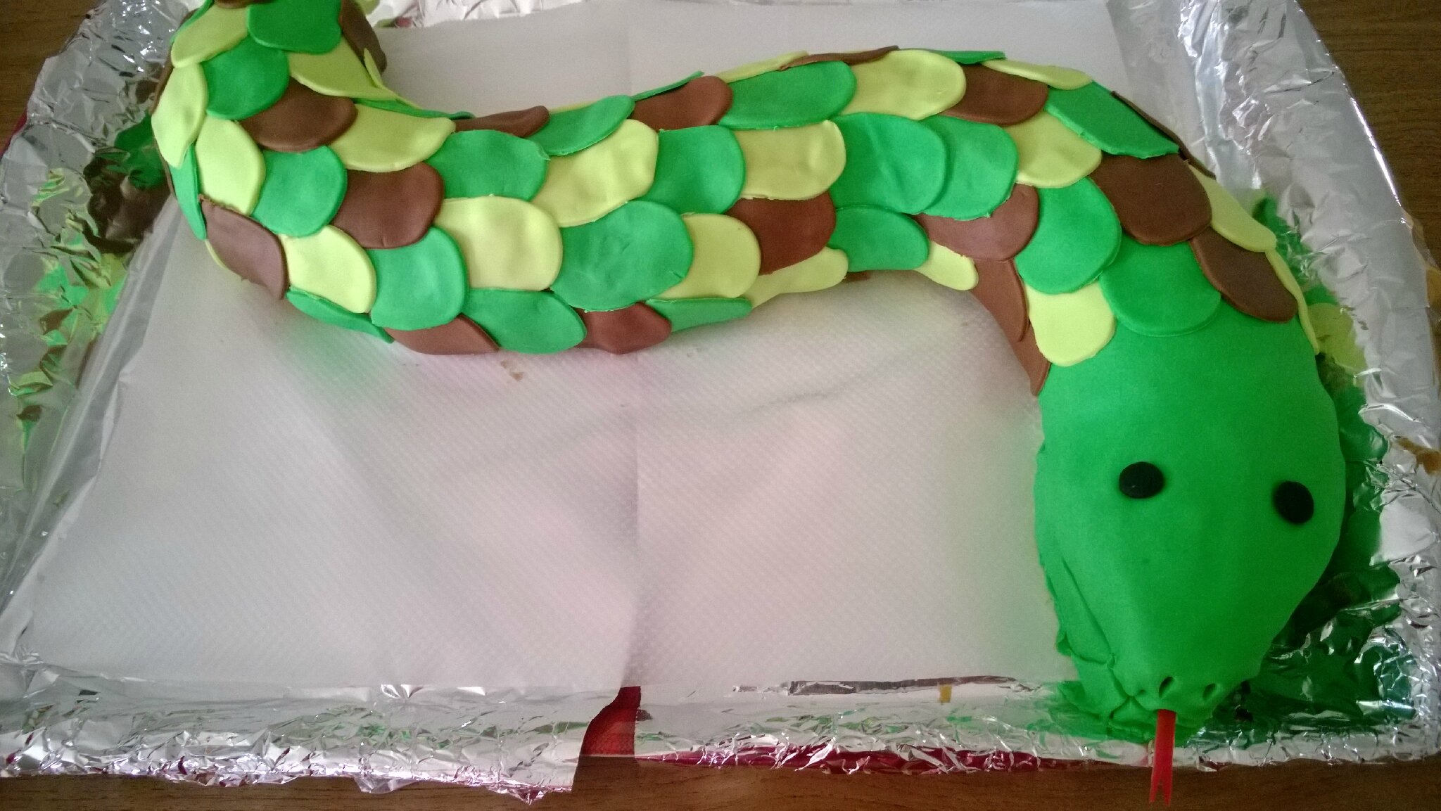 Gateau Serpent En Pate A Sucre De La Cuisine Aux Aiguilles Gateau Serpent En Pate A Sucre De La Cuisine Aux Aiguilles