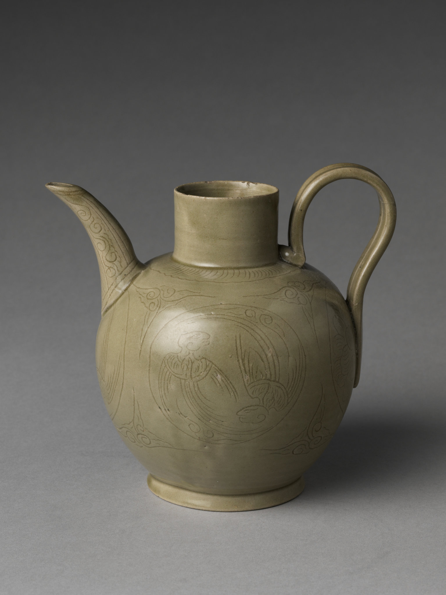 Ewer with Parrots, Five Dynasties (907–960), 10th century