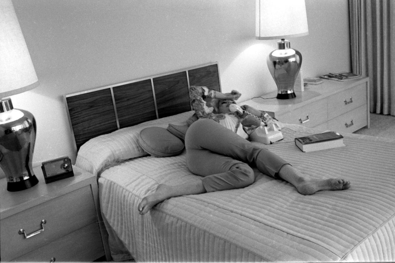 1962-06-tim_leimert_house-pucci_jacket-bedroom-by_barris-021-2