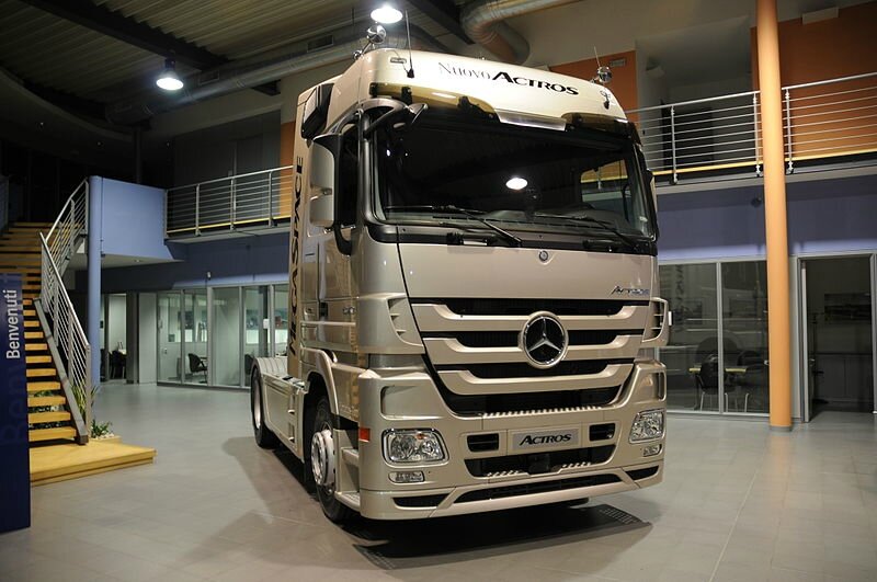 800px-Actros_serie_MP3
