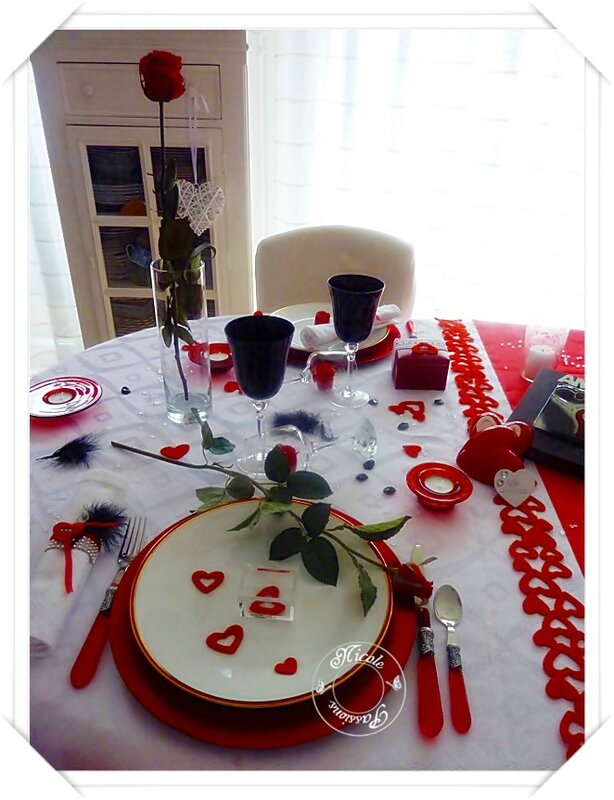 déco de table Saint Valentin typique rouge blanc  Saint valentin, Deco  table, Décorations pour la saint-valentin
