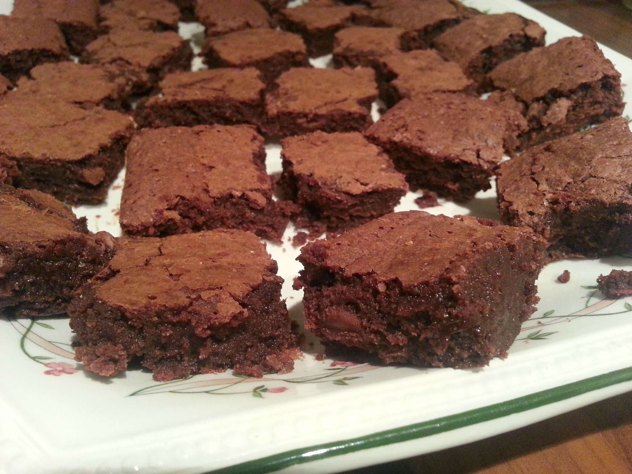 Le brownie mégafondant! Qui veut du dessert?