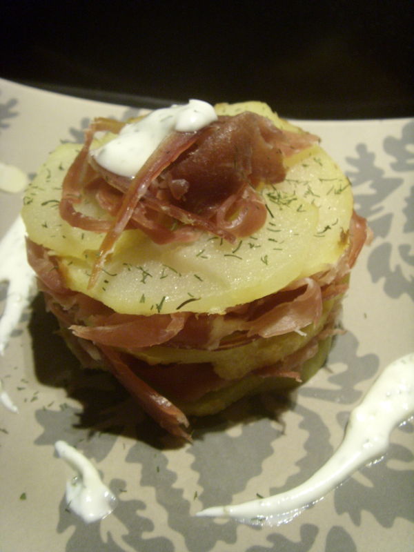 Timbale de Pommes de Terre et Chifonnade de Jambon Cru Les plaisirs