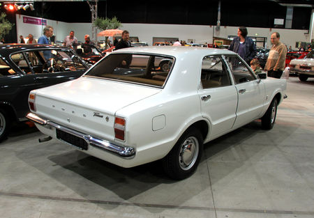 Ford_taunus_1300_L_de_1974__RegioMotoClassica_2010__02