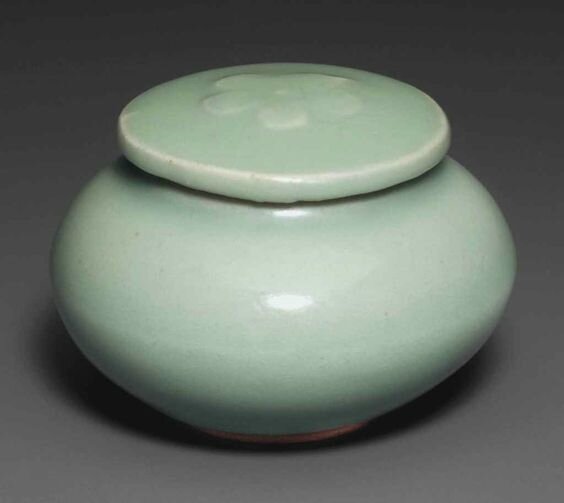 A small Longquan celadon jar and cover, Ming dynasty (1368-1644)