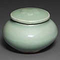 A small longquan celadon jar and cover, ming dynasty (1368-1644)