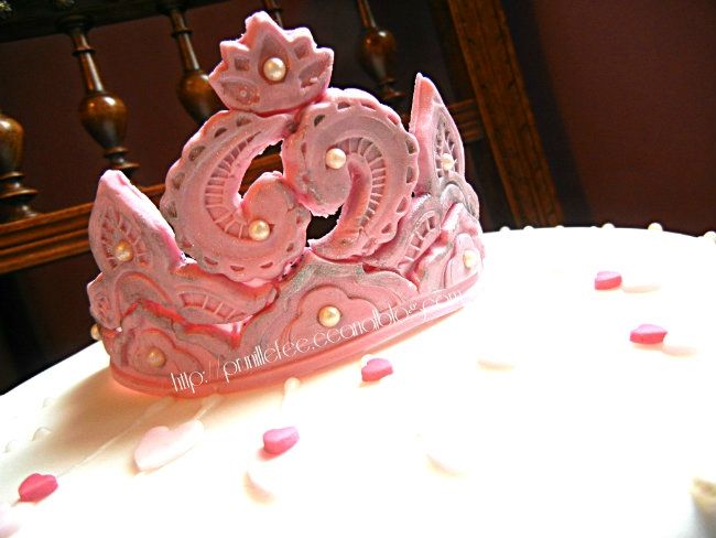 Gateau De Princesse Couronne En Pate A Sucre Prunille Fait Son Show